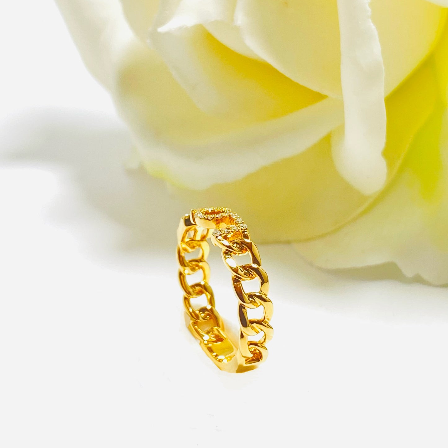 Diamond Love Chain Ring in 18K Yellow Gold