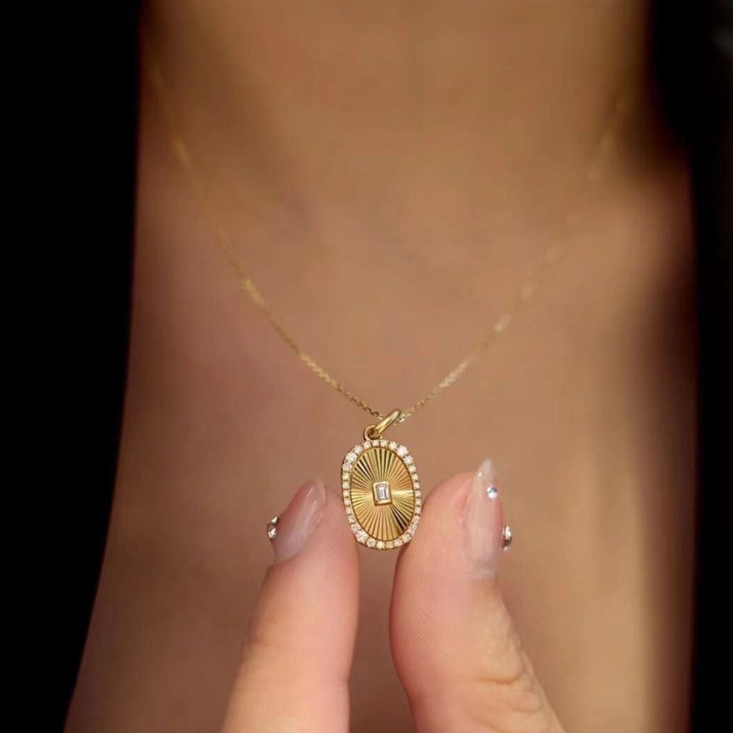 Oval Pendant Diamond Necklace in 18k Yellow Gold