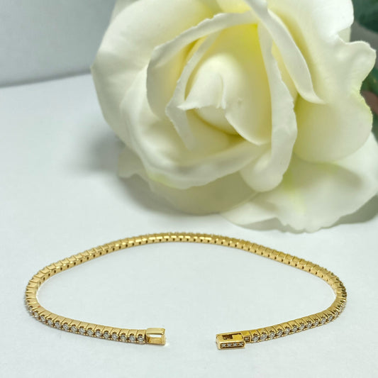 Round Diamond Tennis Bangle in 18k Yellow Gold