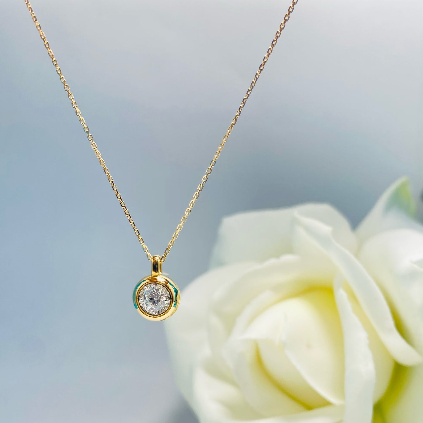 Round Diamond Solitaire Pendant Necklace in 18k Yellow Gold